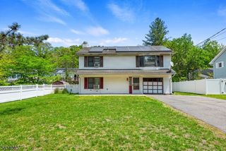 11 Tobyhanna Trl, Hopatcong Boro, NJ 07843