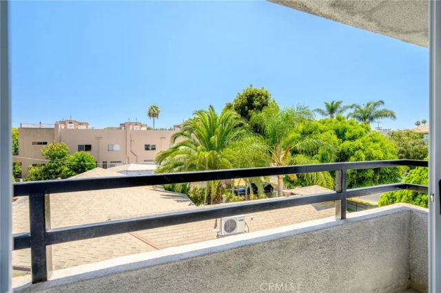 4328 Whitsett Avenue, Studio City, CA 91604