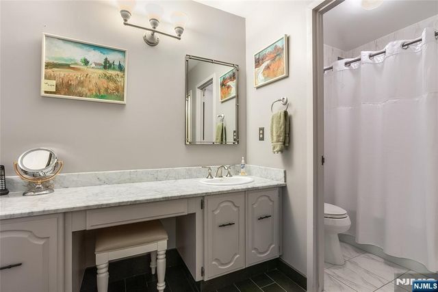 2 Claridge Drive 1NE, Verona, NJ 07044