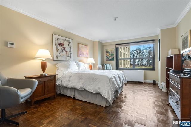 2 Claridge Drive 1NE, Verona, NJ 07044