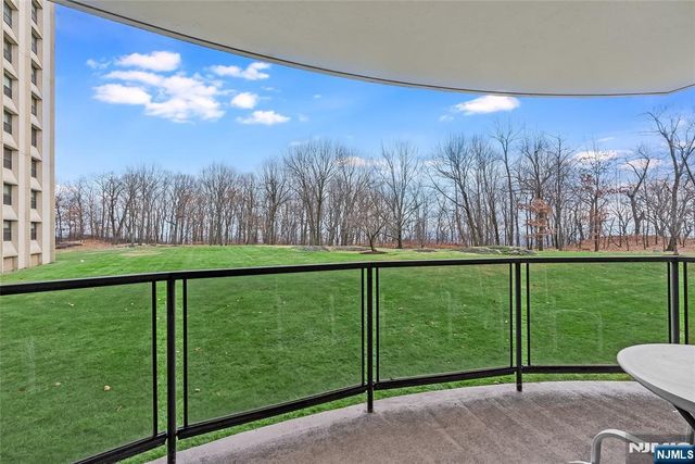2 Claridge Drive 1NE, Verona, NJ 07044