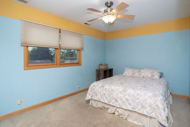 5148 S Newland Avenue, Chicago, IL 60638