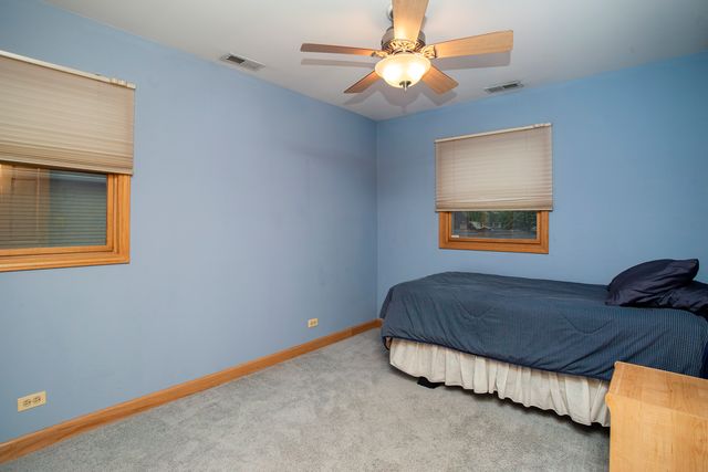 5148 S Newland Avenue, Chicago, IL 60638