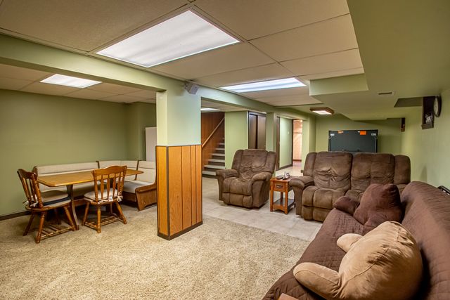 5148 S Newland Avenue, Chicago, IL 60638