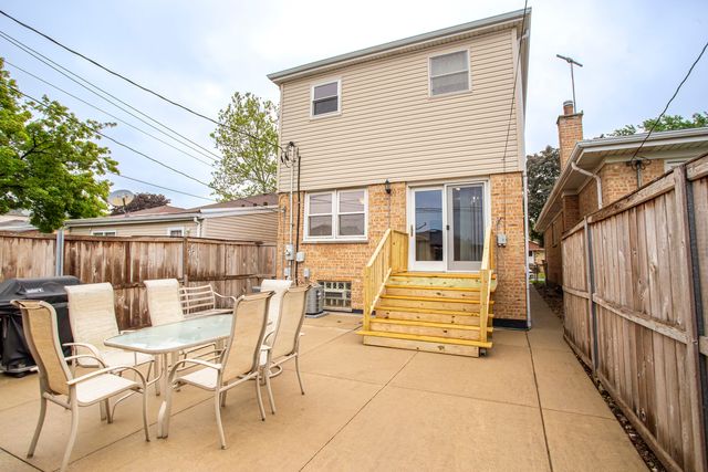 5148 S Newland Avenue, Chicago, IL 60638