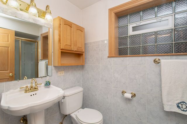 5148 S Newland Avenue, Chicago, IL 60638