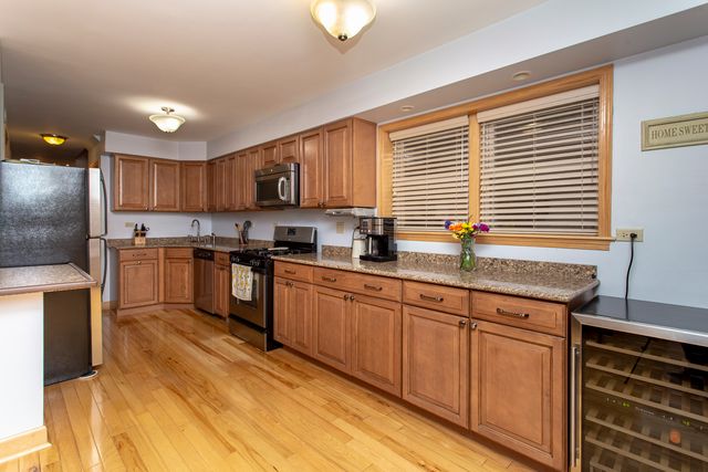 5148 S Newland Avenue, Chicago, IL 60638