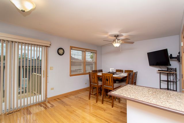 5148 S Newland Avenue, Chicago, IL 60638