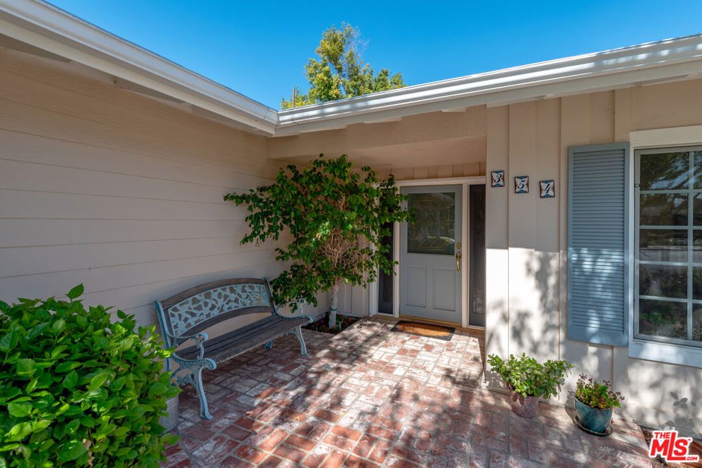 354 Somerset Circle, Thousand Oaks, CA 91360 — photo 3