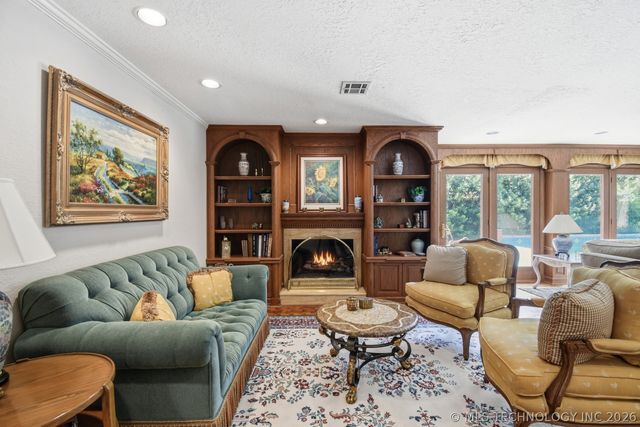 2222 E 45th Place, Tulsa, OK 74105