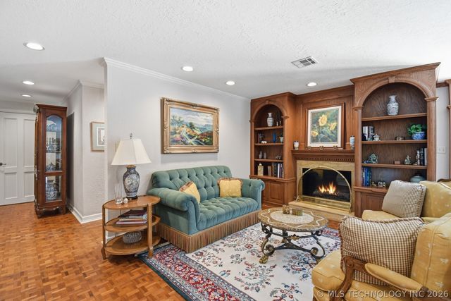2222 E 45th Place, Tulsa, OK 74105