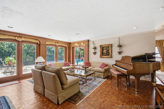 2222 E 45th Place, Tulsa, OK 74105