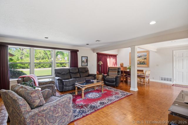 2222 E 45th Place, Tulsa, OK 74105