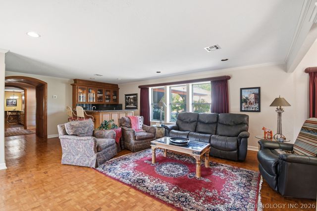 2222 E 45th Place, Tulsa, OK 74105