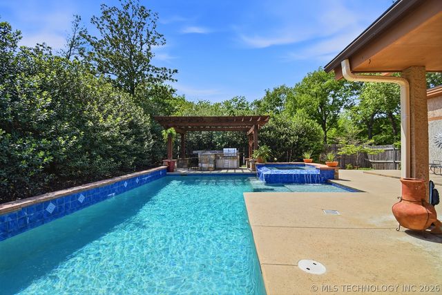 2222 E 45th Place, Tulsa, OK 74105