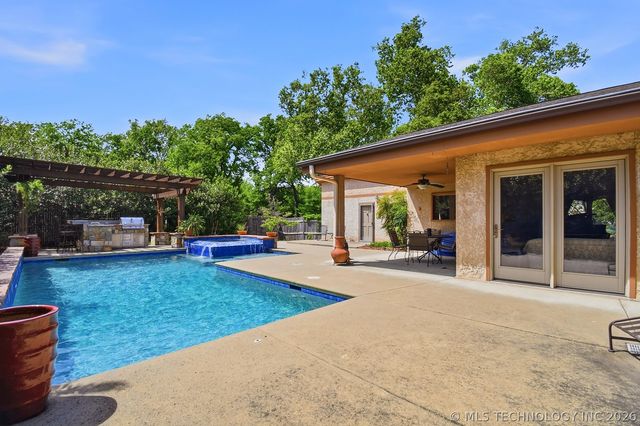 2222 E 45th Place, Tulsa, OK 74105