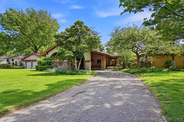 2222 E 45th Place, Tulsa, OK 74105