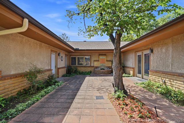 2222 E 45th Place, Tulsa, OK 74105