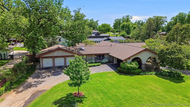 2222 E 45th Place, Tulsa, OK 74105