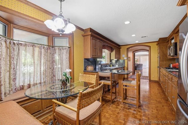 2222 E 45th Place, Tulsa, OK 74105