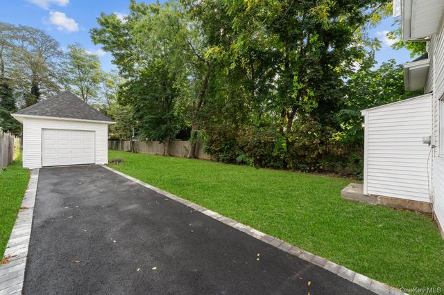 15 E Hamilton Avenue, Massapequa, NY 11758