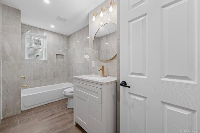 15 E Hamilton Avenue, Massapequa, NY 11758