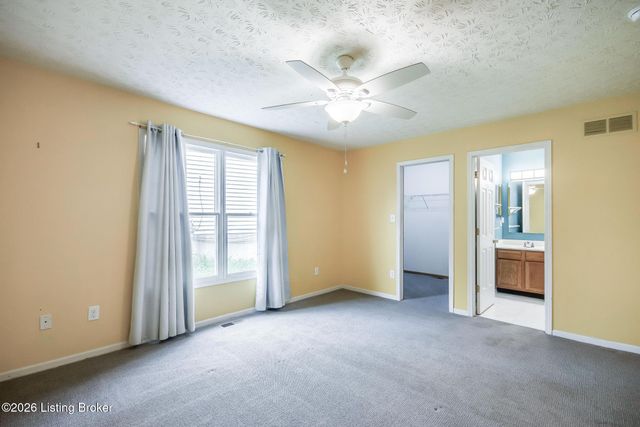 5201 Oldshire Rd, Louisville, KY 40229