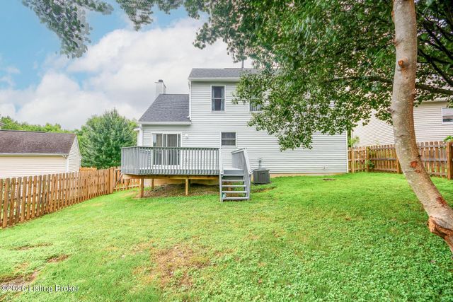 5201 Oldshire Rd, Louisville, KY 40229