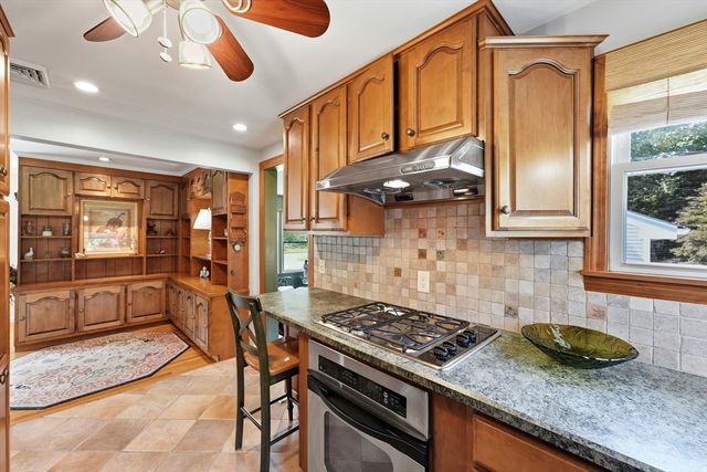 193 Meadow Street, Agawam, MA 01001