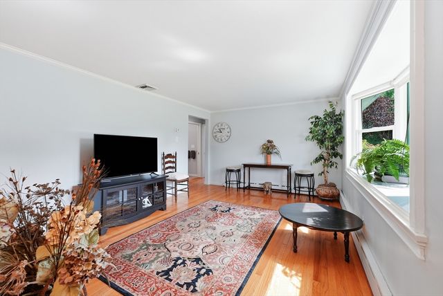 193 Meadow Street, Agawam, MA 01001