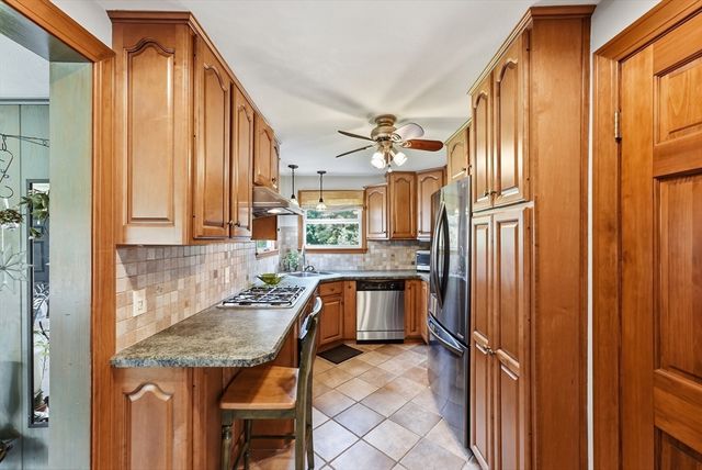 193 Meadow Street, Agawam, MA 01001