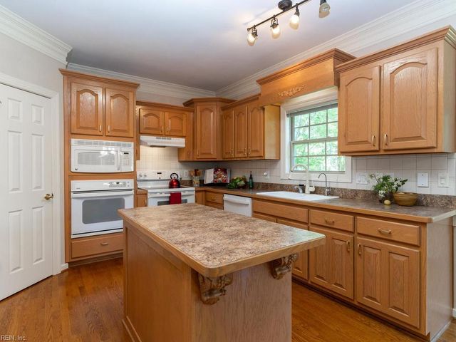 138 Greengable WAY, Chesapeake, VA 23322
