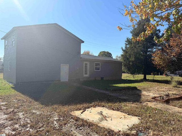 1817 Sandy Ford Road, Chesnee, SC 29323