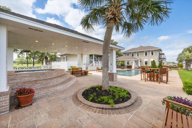 102 S R Street, La Porte, TX 77571