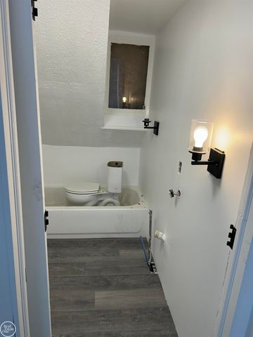 3677 Theodore Street, Detroit, MI 48211