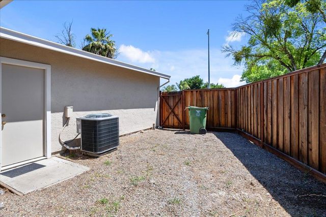 1183 Sultana Dr, Tracy, CA 95376