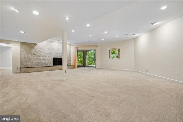 9100 ALDERSHOT DR, Bethesda, MD 20817