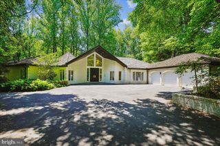 9100 ALDERSHOT DR, Bethesda, MD 20817