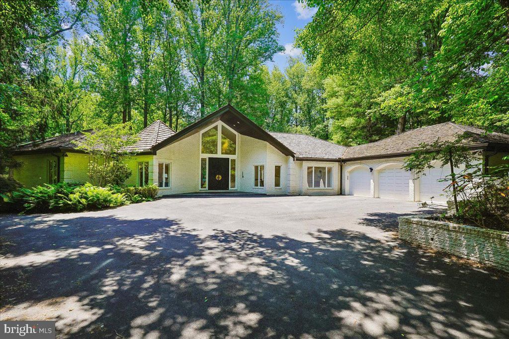 9100 ALDERSHOT DR, Bethesda, MD 20817