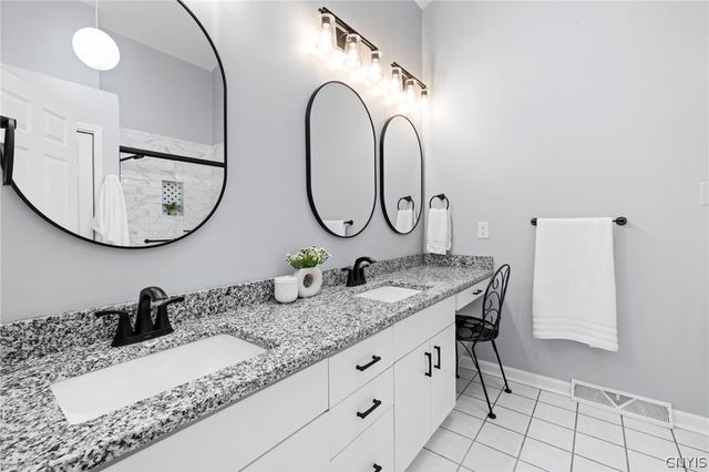 5340 Bunker Hill, Onondaga, NY 13207