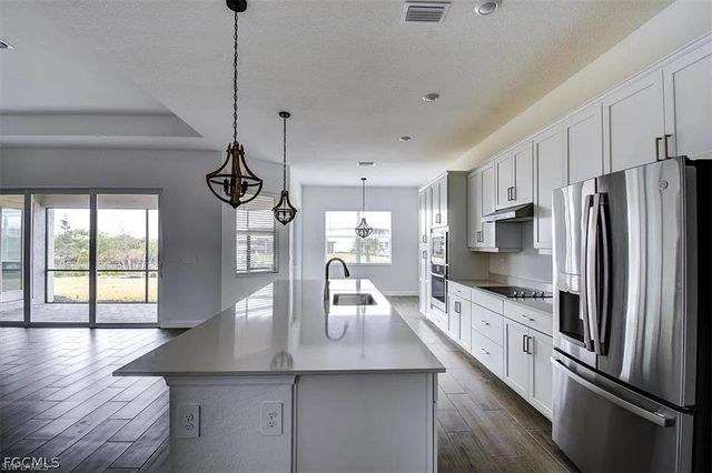 7796 Lakes Edge LN, Port Charlotte, FL 33981