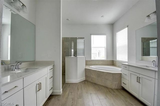 7796 Lakes Edge LN, Port Charlotte, FL 33981