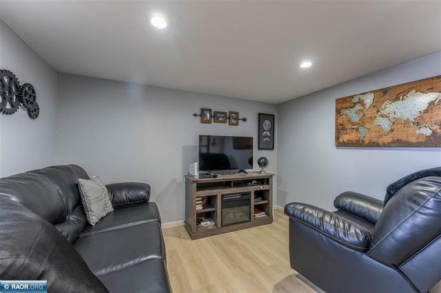 8335 Boulder Ridge Drive, Cook, MN 55723