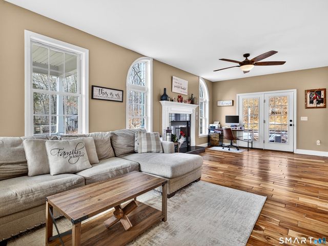 9 Mains Way, Preston, CT 06365