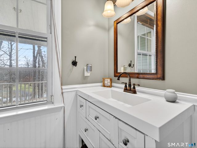 9 Mains Way, Preston, CT 06365