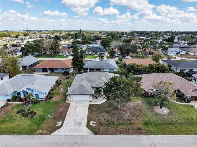17221 Trappers DR, Fort Myers, FL 33967