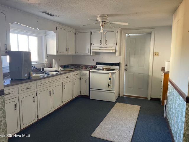 1245 Halltown Road, Jacksonville, NC 28546