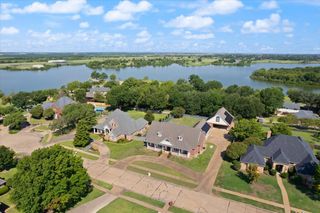 2100 Lakeridge Circle, Ennis, TX 75119