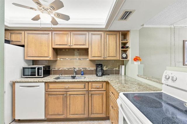 1 BOCA CIEGA POINT BOULEVARD 316, St Petersburg, FL 33708