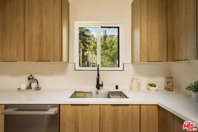 6374 Macal Place, Los Angeles, CA 90068